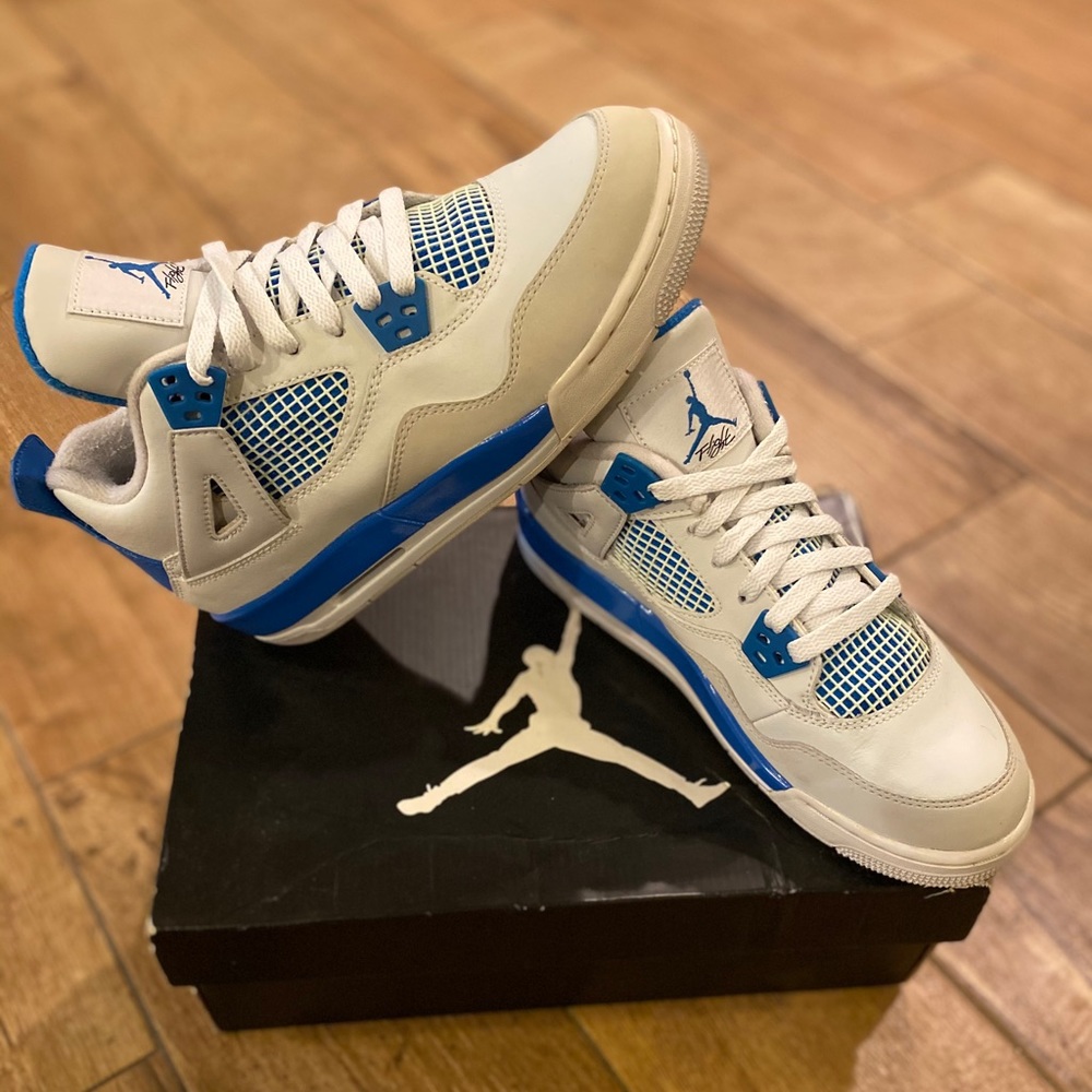 AIR JORDAN 4 RETRO